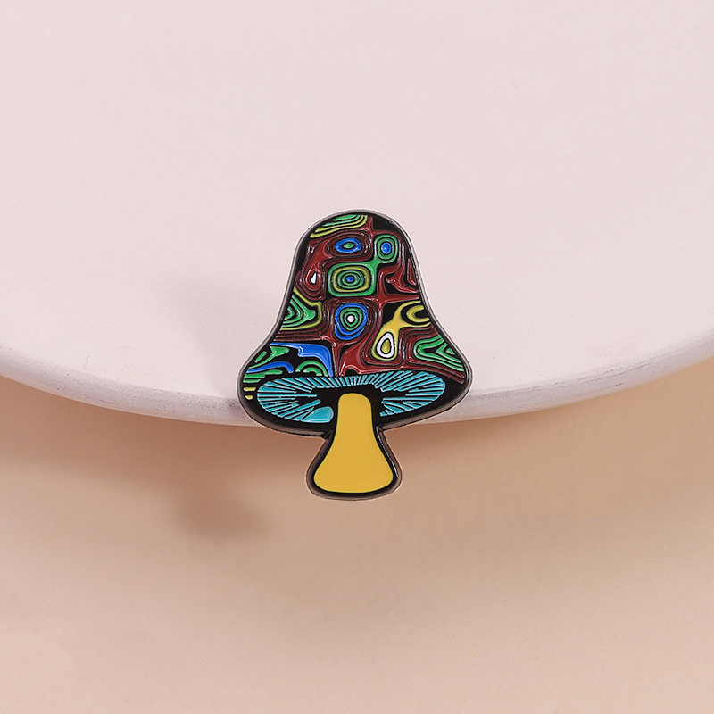 Weird Fly Agaric Mushroom Enam - огляд і ціна Flower Frog Pin